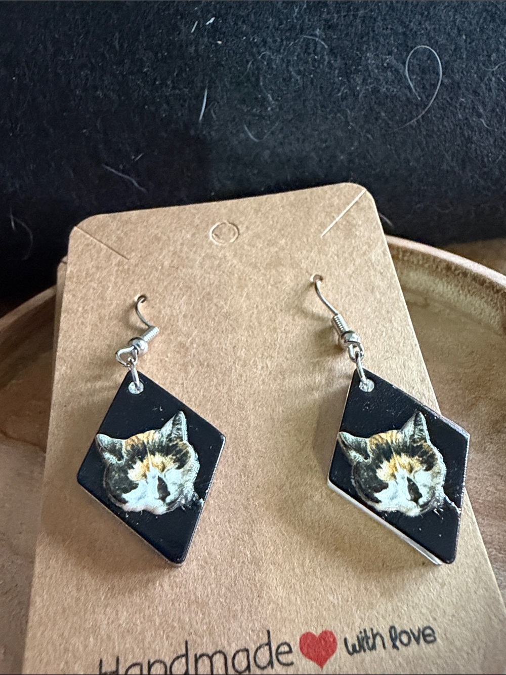Handmade Cat Face Diamond Drop Earrings - Black